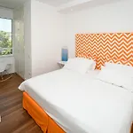 Casa Pantone