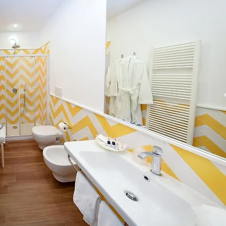 Konukevi Casa Pantone 4*